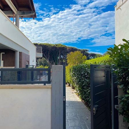 The Shabby House - Charming Seaside Retreat In Central Anzio, Steps From Beach And Train Station Extérieur photo