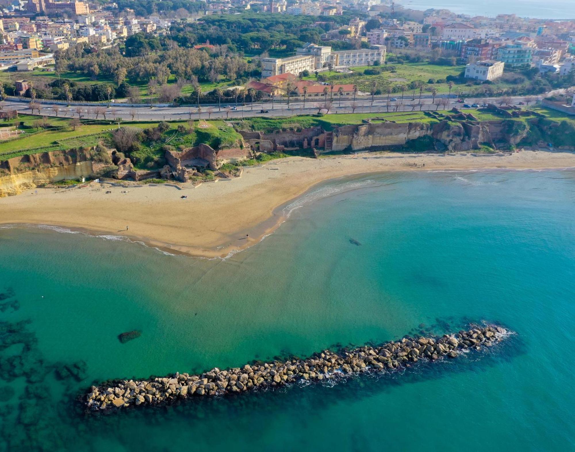 The Shabby House - Charming Seaside Retreat In Central Anzio, Steps From Beach And Train Station Extérieur photo