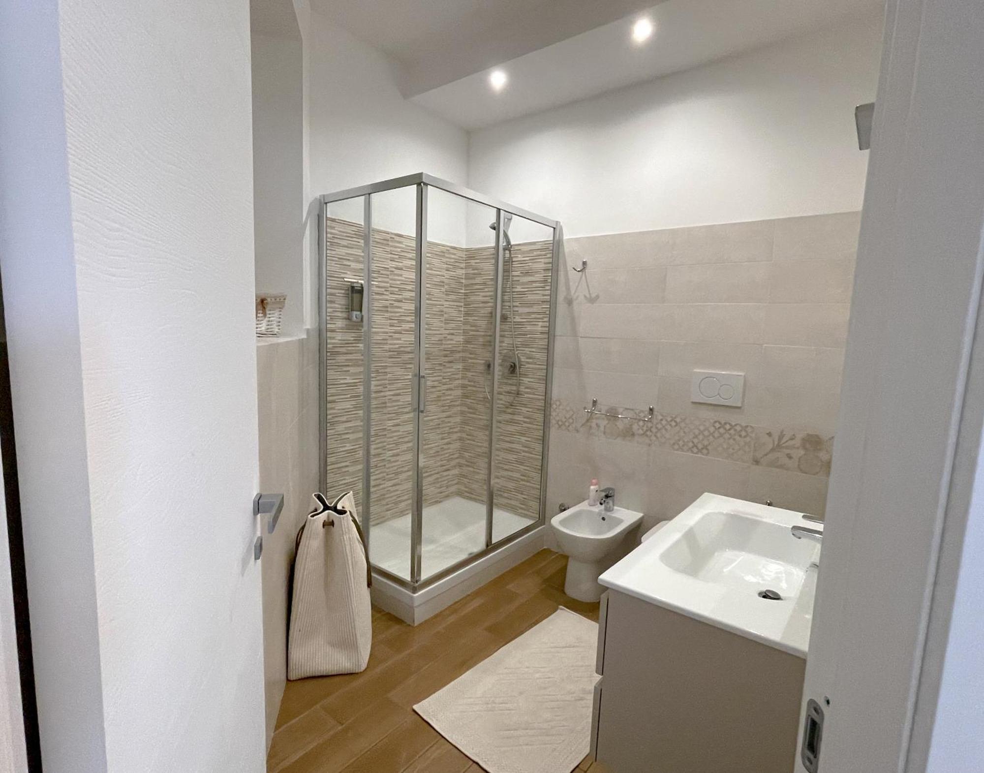 The Shabby House - Charming Seaside Retreat In Central Anzio, Steps From Beach And Train Station Extérieur photo