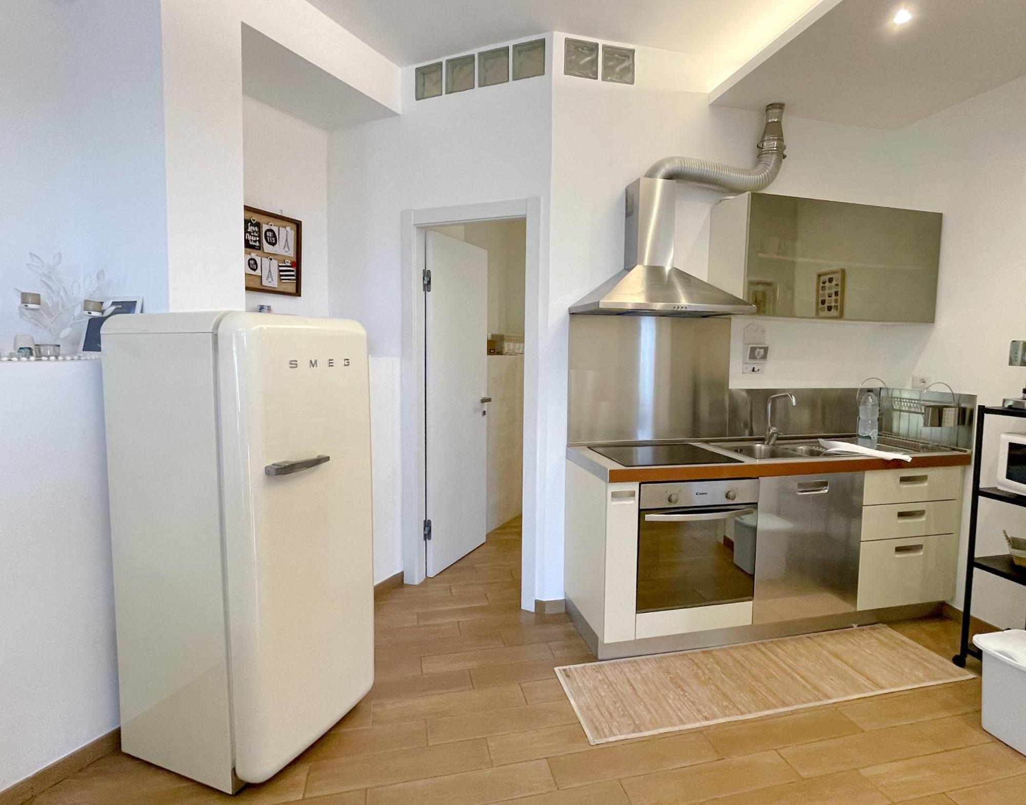 The Shabby House - Charming Seaside Retreat In Central Anzio, Steps From Beach And Train Station Extérieur photo