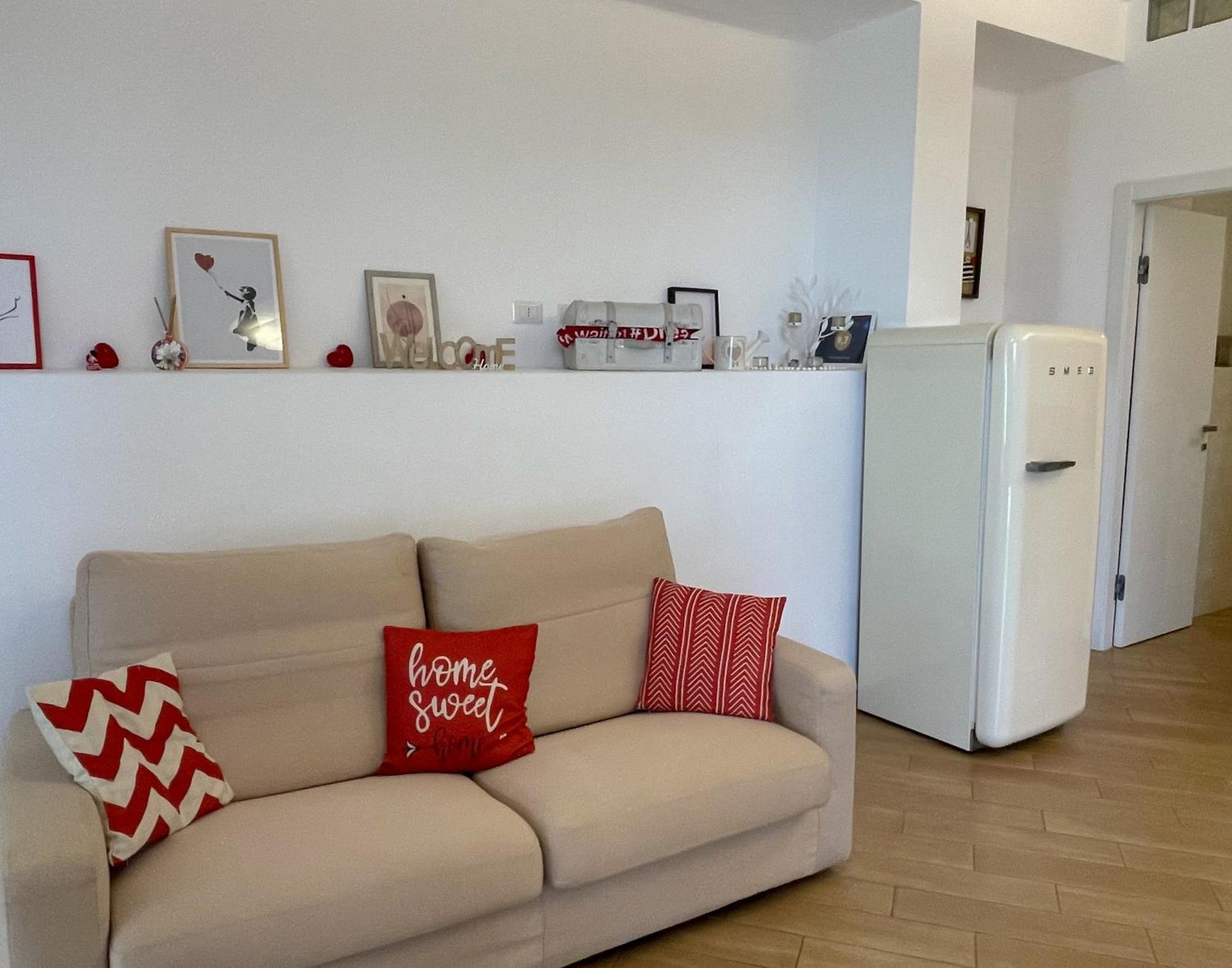 The Shabby House - Charming Seaside Retreat In Central Anzio, Steps From Beach And Train Station Extérieur photo