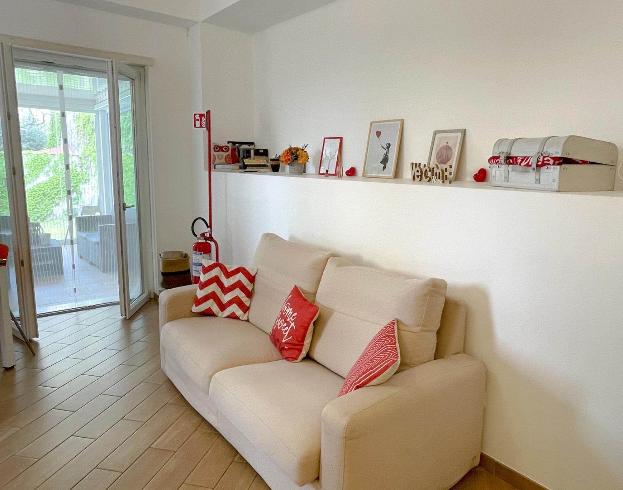 The Shabby House - Charming Seaside Retreat In Central Anzio, Steps From Beach And Train Station Extérieur photo