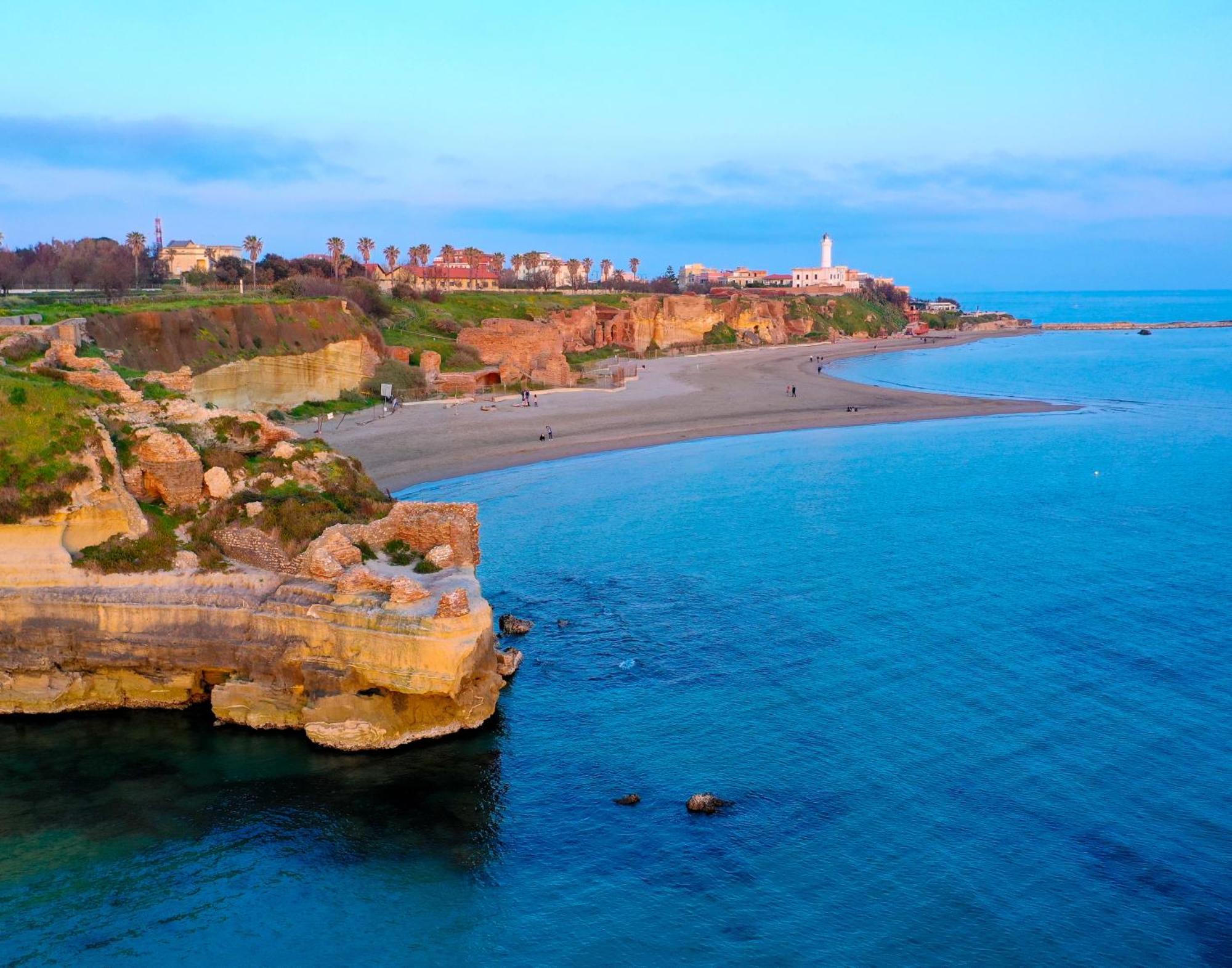 The Shabby House - Charming Seaside Retreat In Central Anzio, Steps From Beach And Train Station Extérieur photo