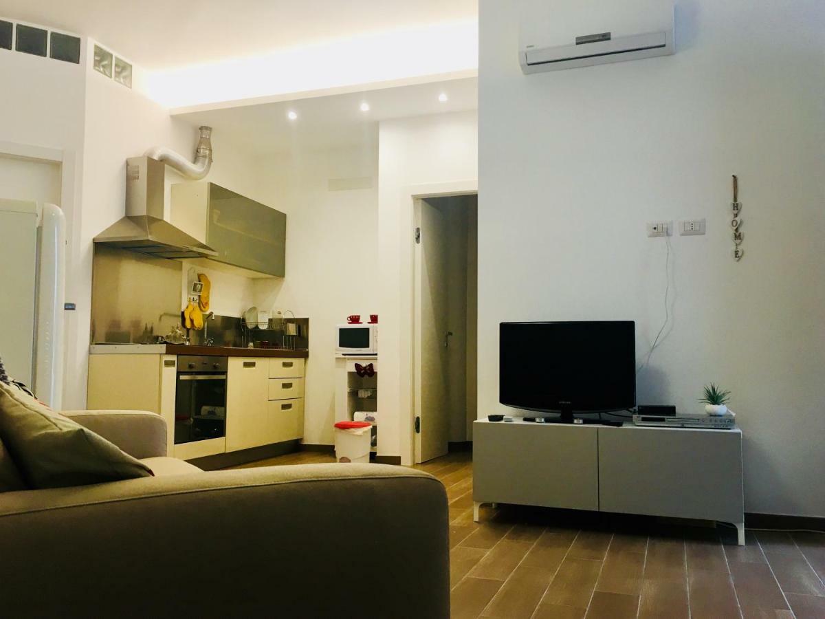The Shabby House - Charming Seaside Retreat In Central Anzio, Steps From Beach And Train Station Extérieur photo