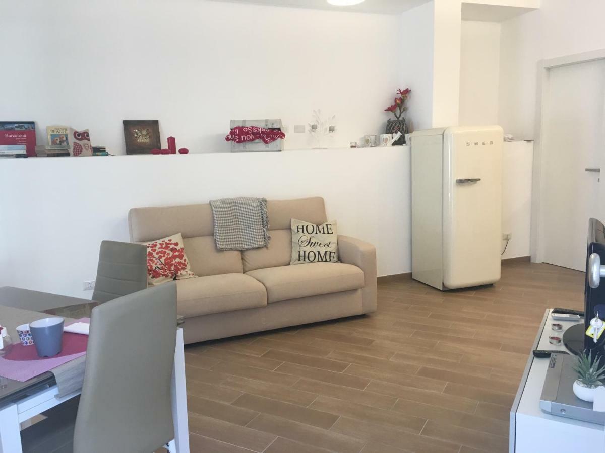 The Shabby House - Charming Seaside Retreat In Central Anzio, Steps From Beach And Train Station Extérieur photo