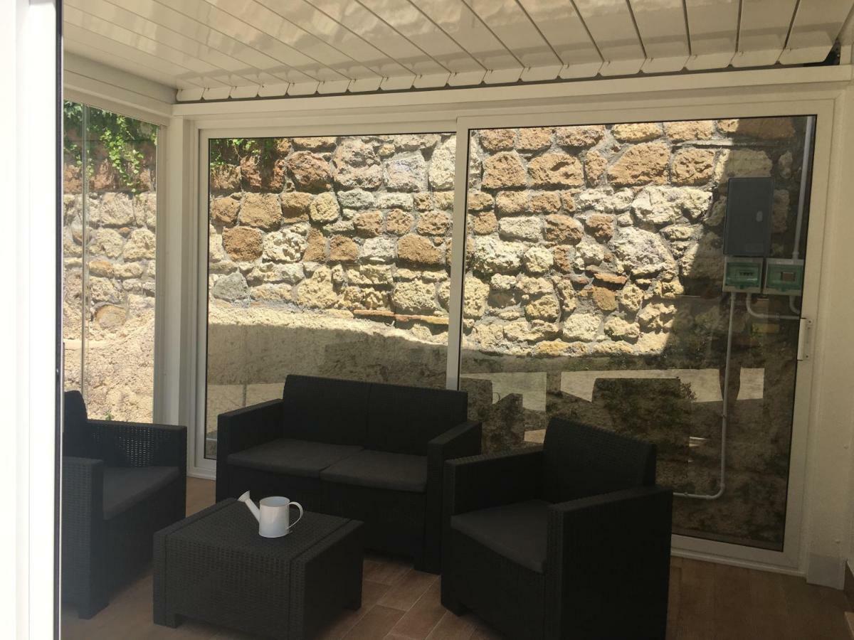 The Shabby House - Charming Seaside Retreat In Central Anzio, Steps From Beach And Train Station Extérieur photo